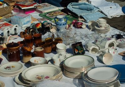 « Vente dans une brocante, un vide-greniers ou une braderie : quelles règles respecter ? »